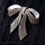 Trifari トリファリ 銀リボン ブローチ Trifari トリファリ 銀リボン ブローチ