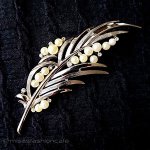 Trifari トリファリ パールRS葉ブローチ Trifari トリファリ パールRS葉ブローチ