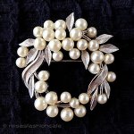 Trifari トリファリ パール花銀葉リース Trifari トリファリ パール花銀葉リース