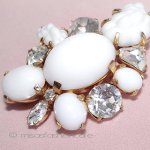 ＭＡＲＶＥＬＬＡブローチ ミルクガラスクリスタル