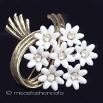 ＣＯＲＯ　ブローチ ホワイトブーケ