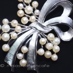 Trifari トリファリ パールりぼん ブローチ Trifari トリファリ パールりぼん ブローチ