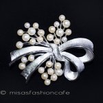 Trifari トリファリ パールりぼん ブローチ Trifari トリファリ パールりぼん ブローチ