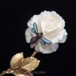 象牙アイボリー 14K gf ローズ＆蜂　ブローチ