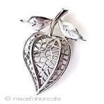 ヴィンテージジュエリー Trifari ほおずきの花 ヴィンテージジュエリー Trifari ほおずきの花