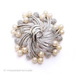 Trifari　 トリファリ たんぽぽ綿毛パール花