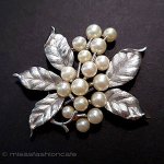 Trifari　 トリファリ パール銀葉ブローチ