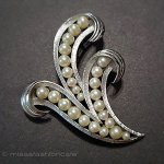 Trifari　 トリファリ パール銀葉ブローチ