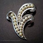 Trifari　 トリファリ パール銀葉ブローチ