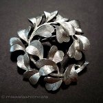 Trifari　 トリファリ 銀の葉　ブローチ