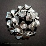 Trifari　 トリファリ 銀の葉　ブローチ