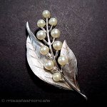 Trifari　 トリファリ パール銀葉ブローチ