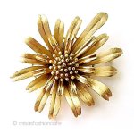 Trifari　 トリファリ フラワーブローチ