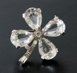 クラウンTrifari　ブローチ