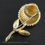 WEISS 花ブローチ