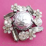 バロックパール花ブローチ