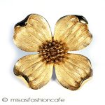 Trifari トリファリ ハナミズキのお花ブローチ Trifari トリファリ ハナミズキのお花ブローチ