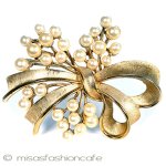 Trifariトリファリブローチ パールりぼんブーケ Trifariトリファリブローチ パールりぼんブーケ