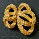 Trifari　 トリファリ 金リボン　ブローチ