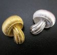 （画像用） クラウンTrifari　 きのこ ブローチ2個セット
