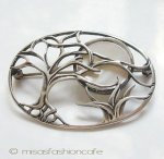 マザーオブパールの満月 銀製　夜の森ブローチ