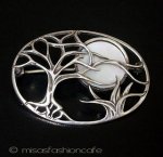 マザーオブパールの満月 銀製　夜の森ブローチ