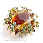 クリスタル　ブローチ