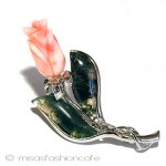 珊瑚のローズ　ブローチ