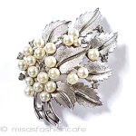 Trifari トリファリ パール花銀葉ブーケ Trifari トリファリ パール花銀葉ブーケ