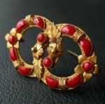 アンティーク　 チェコ製ブローチ