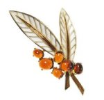 クラウンTrifari　ブローチ