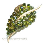 Ｔｒｉｆａｒｉ　 トリファリ クリスタル　ブローチ