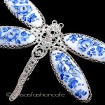 ポーセリン　ブローチ トンボ　＆　ローズ