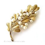 Trifari トリファリ パール金葉ブローチ Trifari トリファリ パール金葉ブローチ