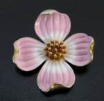 クラウンTrifari　ブローチ