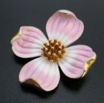 クラウンTrifari　ブローチ