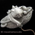 猫ねこ＆毛糸玉 ブローチ