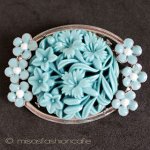 Coro コロ　ブローチ ガラスの透かしフラワー