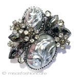 バロックパール花ブローチ