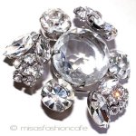 Regency　リージェンシー クリスタルの花ブローチ