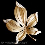 Trifari トリファリ パールもみじ ブローチ Trifari トリファリ パールもみじ ブローチ