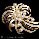 Trifari　 トリファリ コサージュ　ブローチ