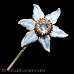 ＳＡＮＤＯＲ　ブローチ エナメル＆ガラスの花