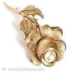 Trifari トリファリ パール ローズ ブローチ Trifari トリファリ パール ローズ ブローチ