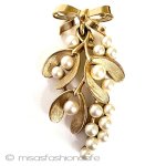 Trifari トリファリ ブローチ パール・ヤドリギのブーケ Trifari トリファリ ブローチ パール・ヤドリギのブーケ