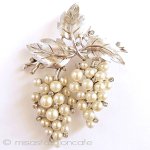 Trifari トリファリ パール葡萄ブローチ Trifari トリファリ パール葡萄ブローチ