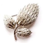 Trifari　 トリファリ 四つ葉の花 ブローチ