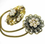 Coroパール花ブローチ