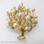 クラウントリファリ　 Trifari ツリーブローチ