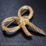 クリスチャンディオール リボン　ブローチ